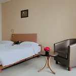 Le Premier Hotel Deltamas